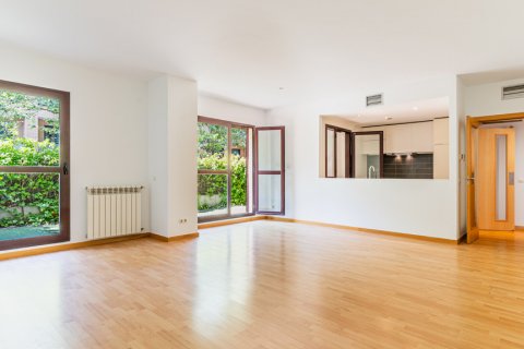 Apartment for sale Las Rozas de Madrid, Madrid, Spain 3 bedrooms, 198 sq.m. No. 122146 - photo 2