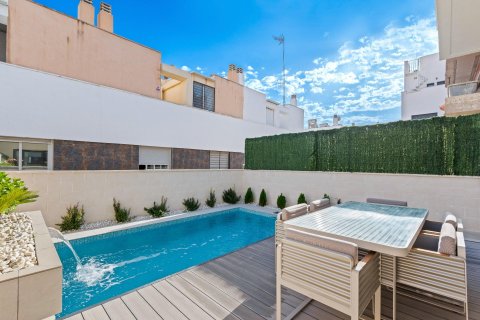 Villa for sale Guardamar del Segura, Alicante, Spain 4 bedrooms, 171 sq.m. No. 125437 - photo 2