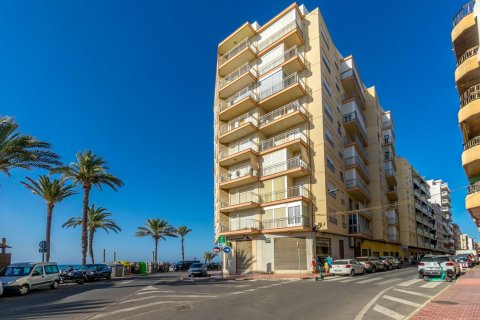 Apartment for sale Torrevieja, Alicante, Spain 4 bedrooms, 109 sq.m. No. 125438 - photo 24
