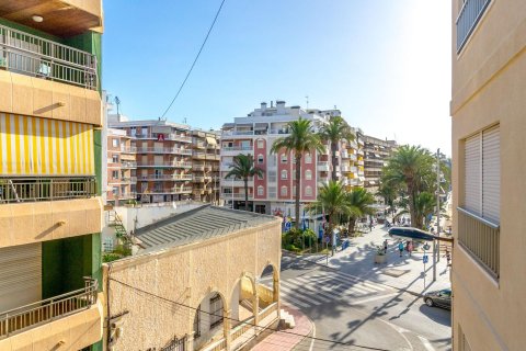 Apartment for sale Torrevieja, Alicante, Spain 4 bedrooms, 109 sq.m. No. 125438 - photo 19