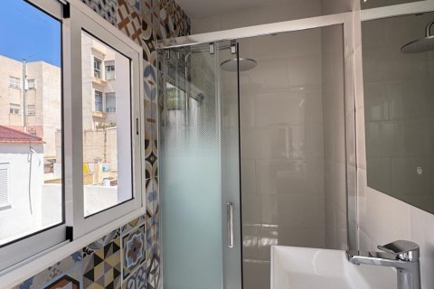 Kamienica Torrevieja, Alicante, Hiszpania 5 sypialni, 130 mkw. nr 125436 – zdjęcie 18