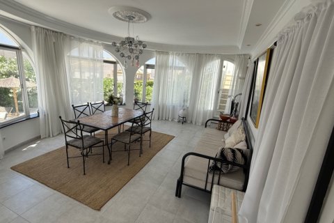 Villa en venta Torrevieja, Alicante, España 3 dormitorios, 151 m2 No. 131520 - foto 4