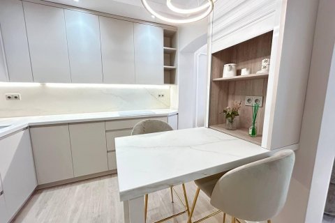 Apartment for sale Madrid, Spain 2 bedrooms, 113 sq.m. No. 129421 - photo 11