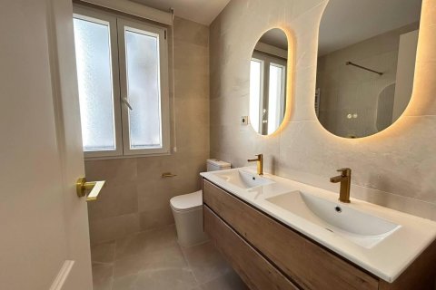 Apartment for sale Madrid, Spain 2 bedrooms, 113 sq.m. No. 129421 - photo 23
