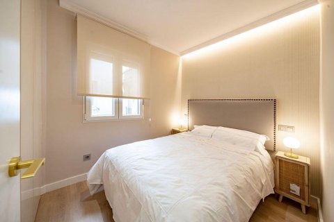 Apartment for sale Madrid, Spain 2 bedrooms, 113 sq.m. No. 129421 - photo 21