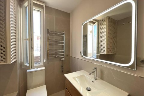 Apartment for sale Madrid, Spain 2 bedrooms, 113 sq.m. No. 129421 - photo 26