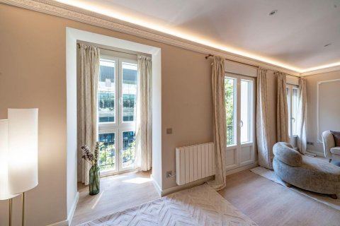 Apartment for sale Madrid, Spain 2 bedrooms, 113 sq.m. No. 129421 - photo 6