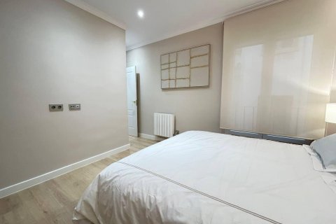 Apartment for sale Madrid, Spain 2 bedrooms, 113 sq.m. No. 129421 - photo 17