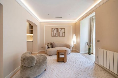 Apartment for sale Madrid, Spain 2 bedrooms, 113 sq.m. No. 129421 - photo 3
