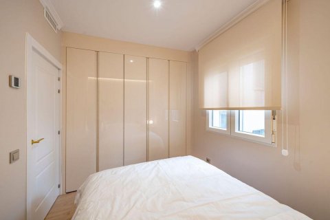 Apartment for sale Madrid, Spain 2 bedrooms, 113 sq.m. No. 129421 - photo 22
