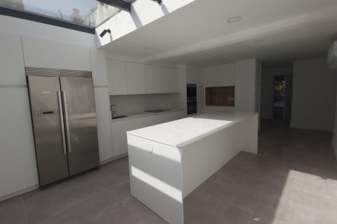 Townhouse for rent Alcobendas, Madrid, Spain 5 bedrooms, 250 sq.m. No. 129425 - photo 8