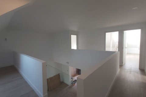 Townhouse for rent Alcobendas, Madrid, Spain 5 bedrooms, 250 sq.m. No. 129425 - photo 13