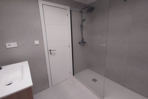 Townhouse for rent Alcobendas, Madrid, Spain 5 bedrooms, 250 sq.m. No. 129425 - photo 29