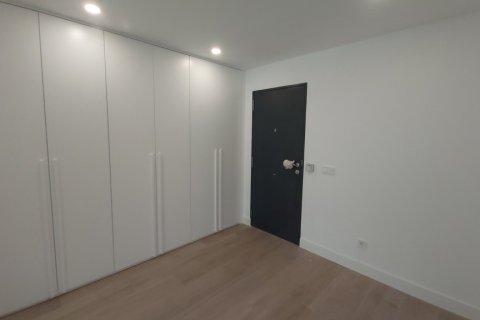 Townhouse for rent Alcobendas, Madrid, Spain 5 bedrooms, 250 sq.m. No. 129425 - photo 19