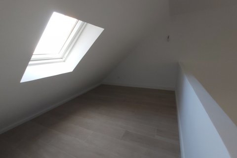 Townhouse for rent Alcobendas, Madrid, Spain 5 bedrooms, 250 sq.m. No. 129425 - photo 10
