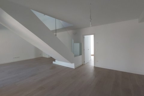 Townhouse for rent Alcobendas, Madrid, Spain 5 bedrooms, 250 sq.m. No. 129425 - photo 5