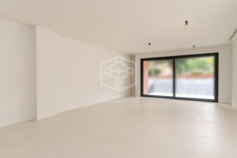 Apartment for sale Barcelona, Spain 4 bedrooms, 175 sq.m. No. 128023 - photo 5