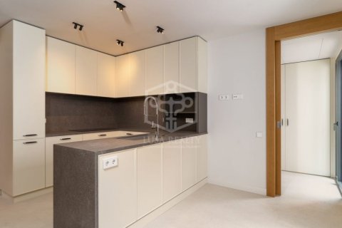 Apartment for sale Barcelona, Spain 4 bedrooms, 175 sq.m. No. 128023 - photo 8