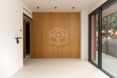 Apartment for sale Barcelona, Spain 4 bedrooms, 175 sq.m. No. 128023 - photo 19