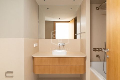 Apartment for sale Barcelona, Spain 4 bedrooms, 175 sq.m. No. 128023 - photo 23