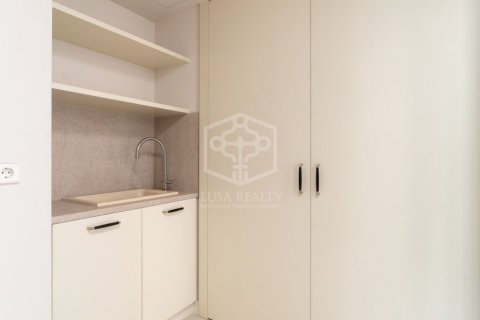 Apartment for sale Barcelona, Spain 4 bedrooms, 175 sq.m. No. 128023 - photo 12