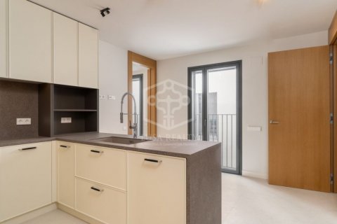 Apartment for sale Barcelona, Spain 4 bedrooms, 175 sq.m. No. 128023 - photo 9