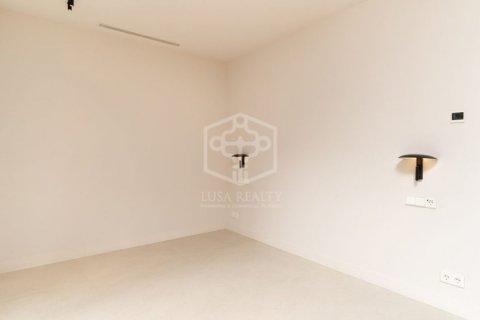 Apartment for sale Barcelona, Spain 4 bedrooms, 175 sq.m. No. 128023 - photo 17