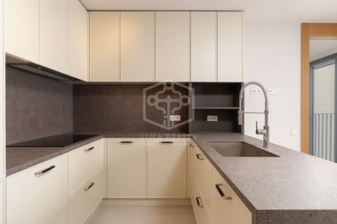 Apartment for sale Barcelona, Spain 4 bedrooms, 175 sq.m. No. 128023 - photo 13