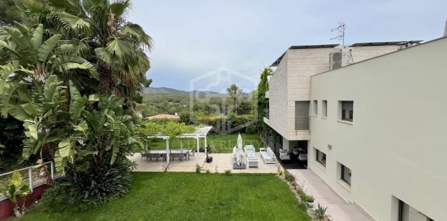 Villa Sitges, Barcelona, Spanien 4 Schlafzimmer, 545 m2 Nr. 128020