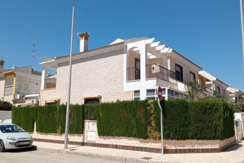 Villa en venta Pilar de la Horadada, Alicante, España 4 dormitorios, 150 m2 No. 125091 - foto 1