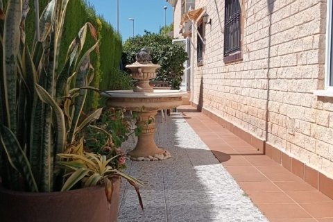 Villa en venta Pilar de la Horadada, Alicante, España 4 dormitorios, 150 m2 No. 125091 - foto 7