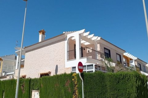 Villa en venta Pilar de la Horadada, Alicante, España 4 dormitorios, 150 m2 No. 125091 - foto 13