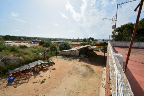 Villa till salu Guardamar del Segura, Alicante, Spanien 4 sovrum, 311 kvm. Nr. 125093 - foto 9