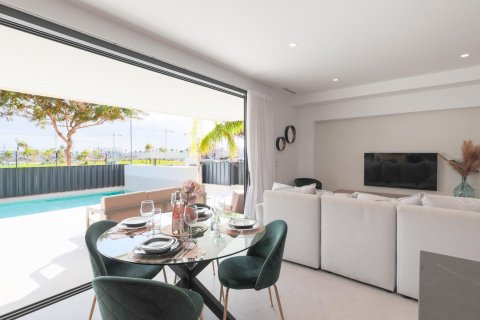 Huvila myytävänä Los Alcazares, Murcia, Espanja, 3 makuuhuonetta, 246 m2 No. 125248 - kuva 12