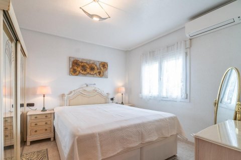 Huoneisto myytävänä Playa Flamenca II, Alicante, Espanja, 3 makuuhuonetta, 122 m2 No. 125246 - kuva 25