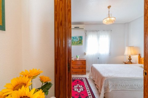 Huoneisto myytävänä Playa Flamenca II, Alicante, Espanja, 3 makuuhuonetta, 122 m2 No. 125246 - kuva 18