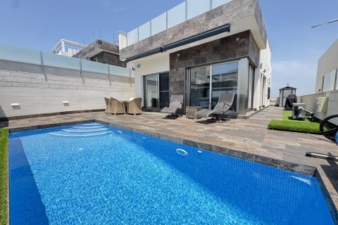 Villa en venta Villamartin, Alicante, España 4 dormitorios, 166 m2 No. 125666 - foto 1