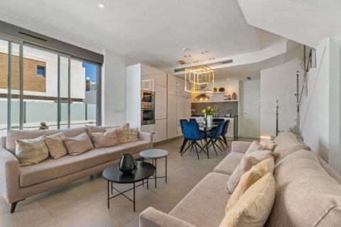 Huvila myytävänä Villamartin, Alicante, Espanja, 3 makuuhuonetta, 199 m2 No. 131582 - kuva 8