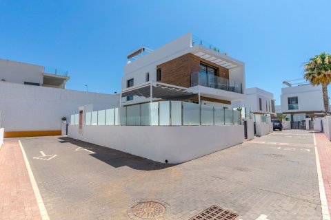 Huvila myytävänä Villamartin, Alicante, Espanja, 3 makuuhuonetta, 199 m2 No. 131582 - kuva 1