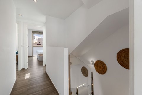 Huvila myytävänä Villamartin, Alicante, Espanja, 3 makuuhuonetta, 199 m2 No. 131582 - kuva 16