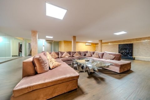 Villa for sale Torrevieja, Alicante, Spain 5 bedrooms, 438 sq.m. No. 127230 - photo 17