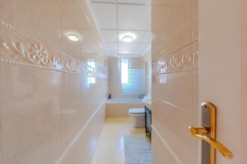 Villa for sale Torrevieja, Alicante, Spain 5 bedrooms, 438 sq.m. No. 127230 - photo 25