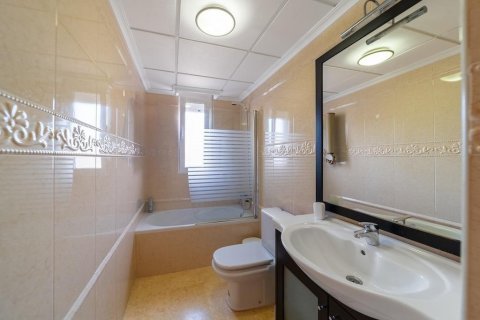 Villa for sale Torrevieja, Alicante, Spain 5 bedrooms, 438 sq.m. No. 127230 - photo 24
