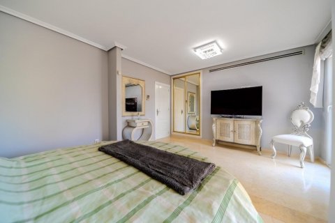 Villa for sale Torrevieja, Alicante, Spain 5 bedrooms, 438 sq.m. No. 127230 - photo 13