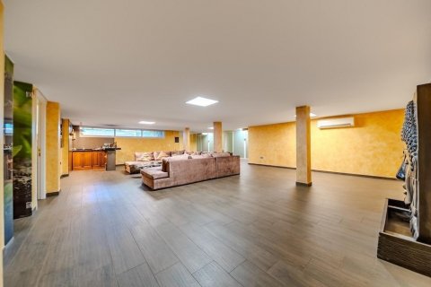 Villa for sale Torrevieja, Alicante, Spain 5 bedrooms, 438 sq.m. No. 127230 - photo 23
