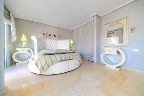 Villa for sale Torrevieja, Alicante, Spain 5 bedrooms, 438 sq.m. No. 127230 - photo 15