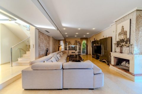 Villa for sale Torrevieja, Alicante, Spain 5 bedrooms, 438 sq.m. No. 127230 - photo 5