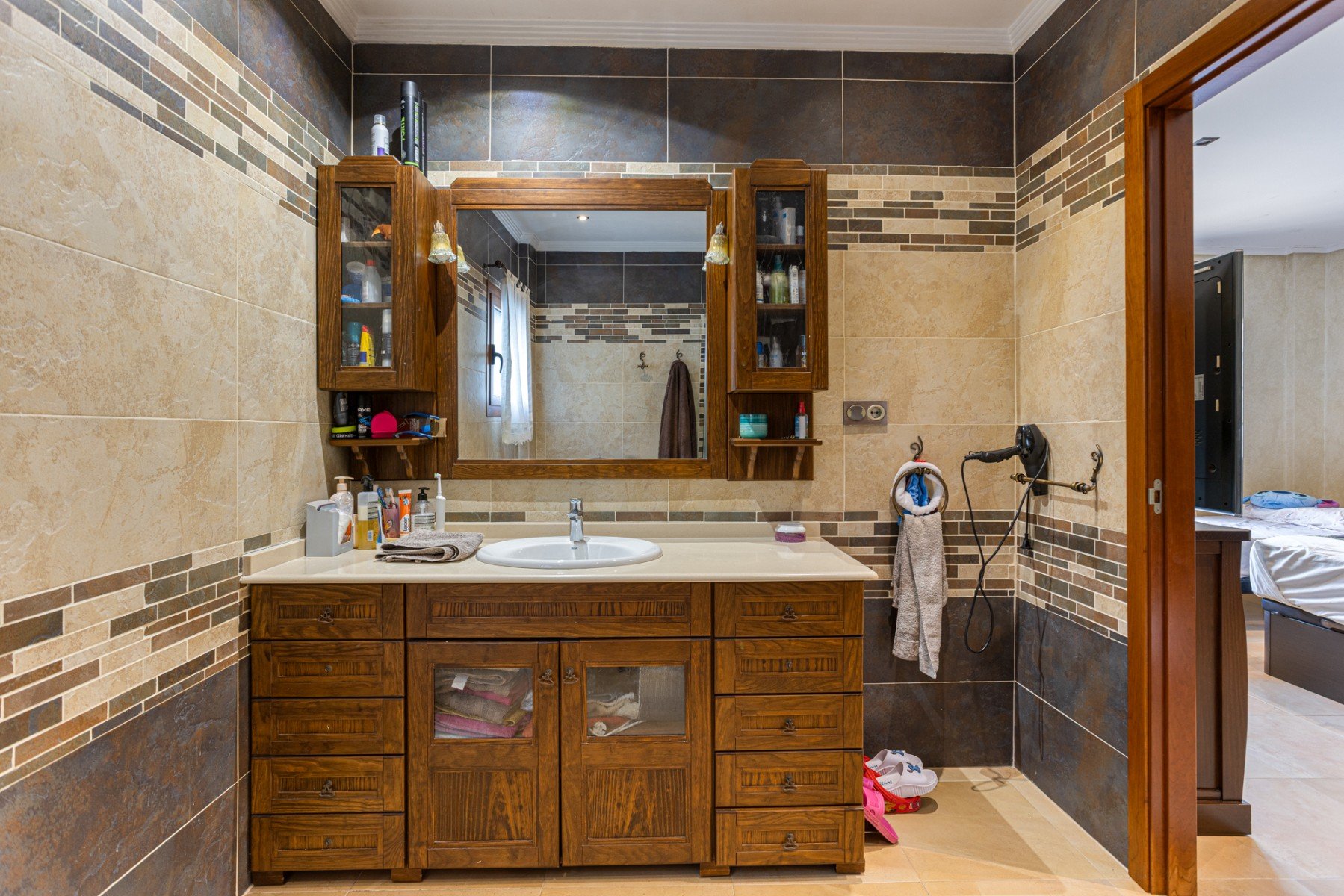 Huvila Los Montesinos, Alicante, Espanja 4 makuuhuonetta, 417 m2 No. 129349