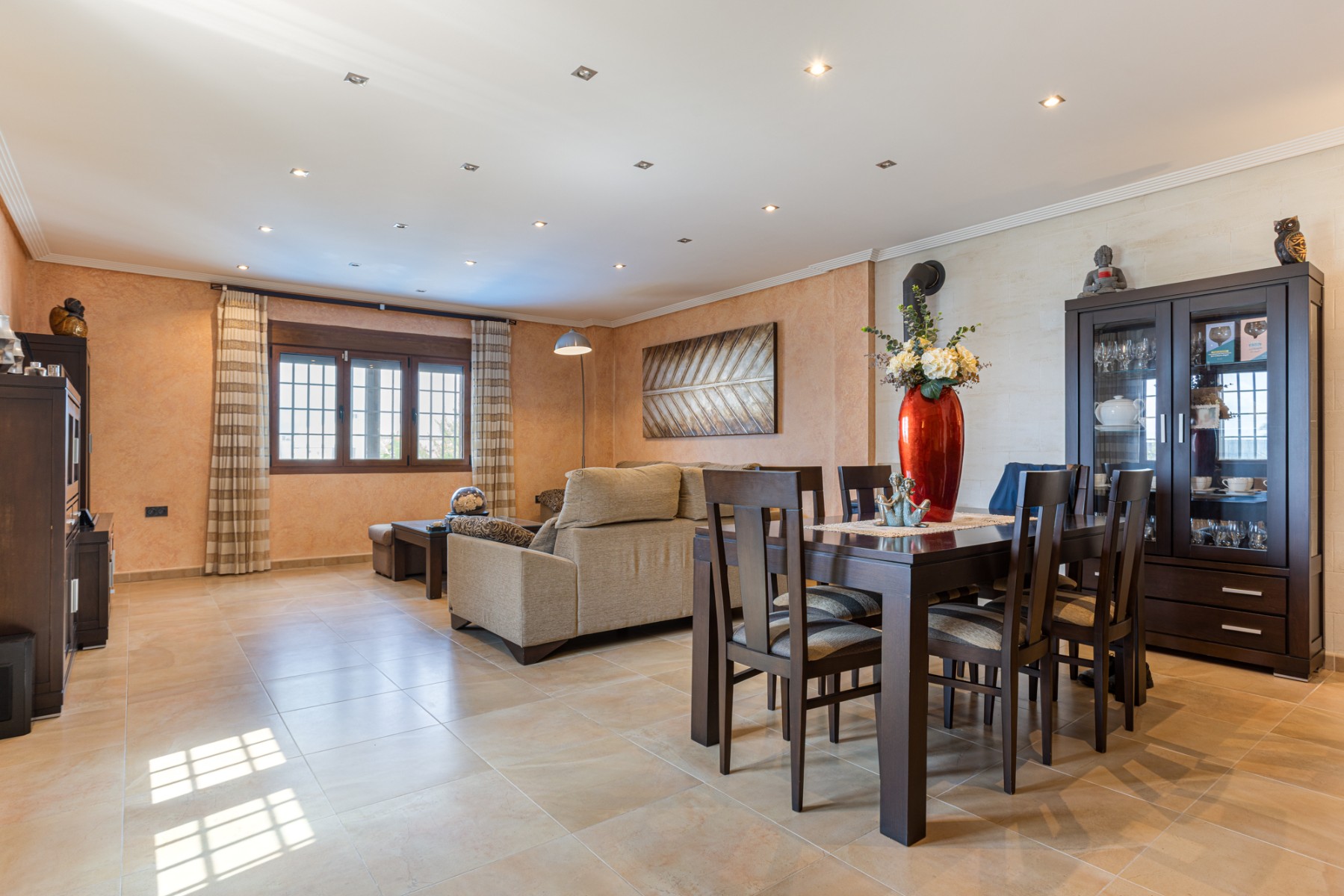 Huvila Los Montesinos, Alicante, Espanja 4 makuuhuonetta, 417 m2 No. 129349