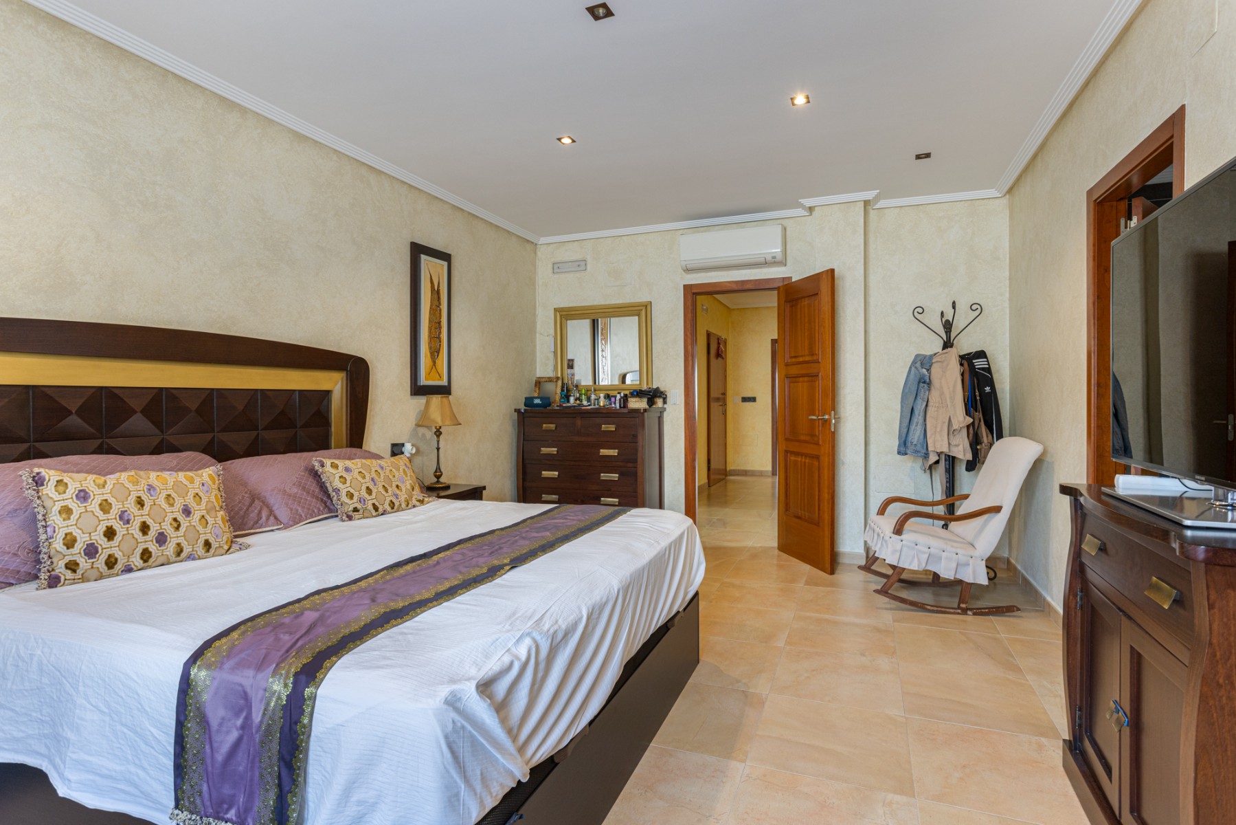 Huvila Los Montesinos, Alicante, Espanja 4 makuuhuonetta, 417 m2 No. 129349